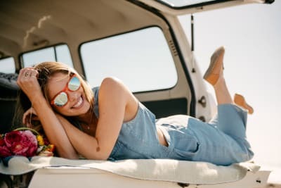 Girl wearing Knockaround sunglasses